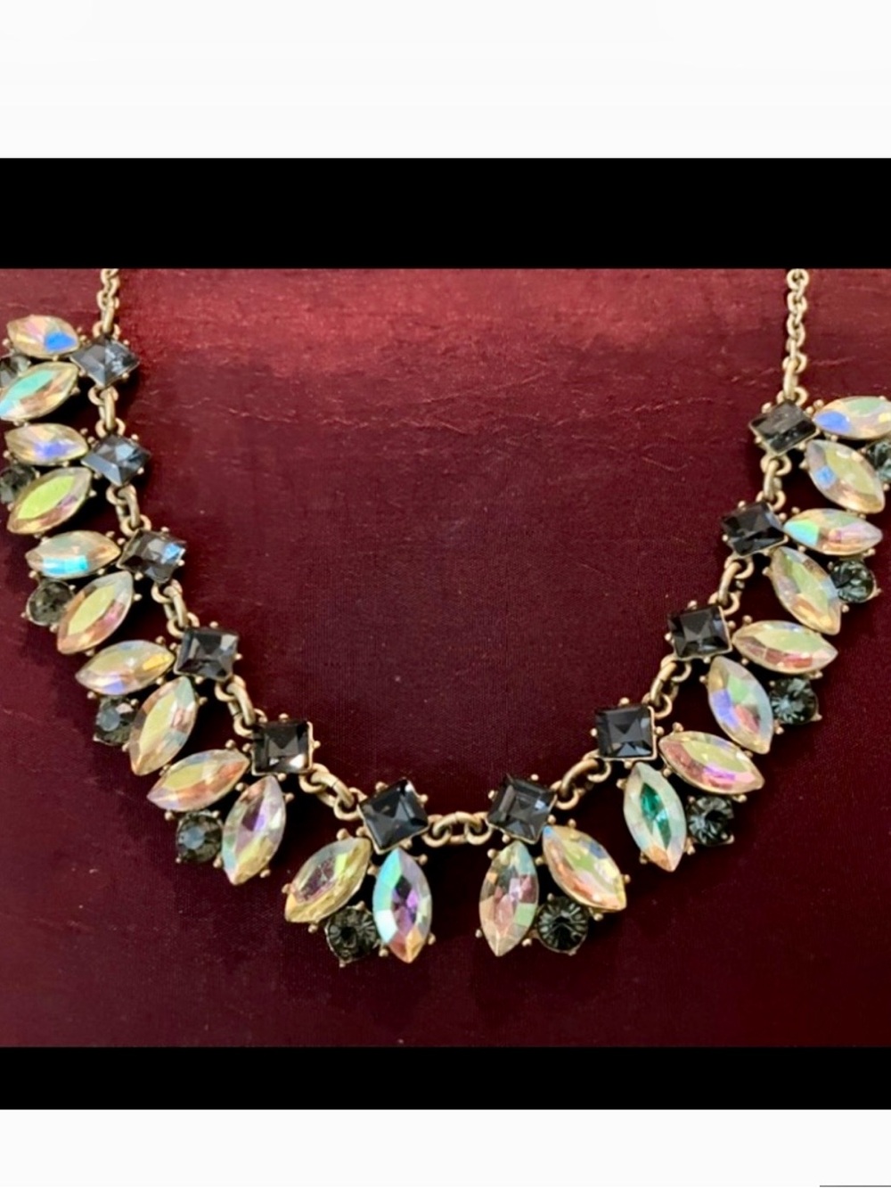 New Gorgeous Crystal Statement Necklace - Iridescent and Black